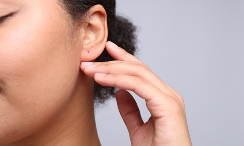 ピアス施術イメージ